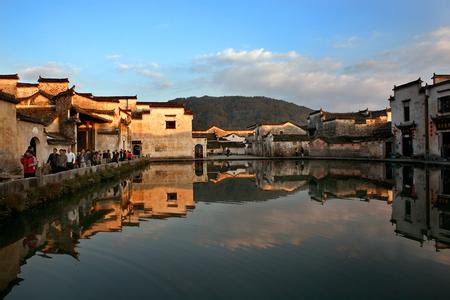 <b>品質(zhì)游：黃山+西海大峽谷+古村落（西遞、盧村）雙臥4日游</b>